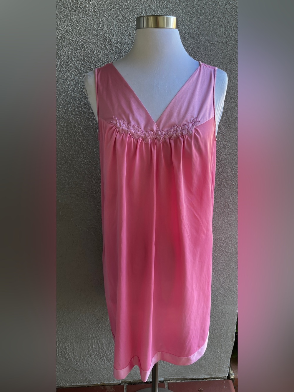 Women's Vintage‎ 70s Vanity Fair Pink Nylon Sleeveless Nightgown Sz M USA